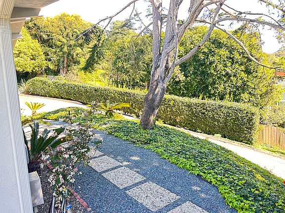 5th image of 2514 Azure Coast Dr