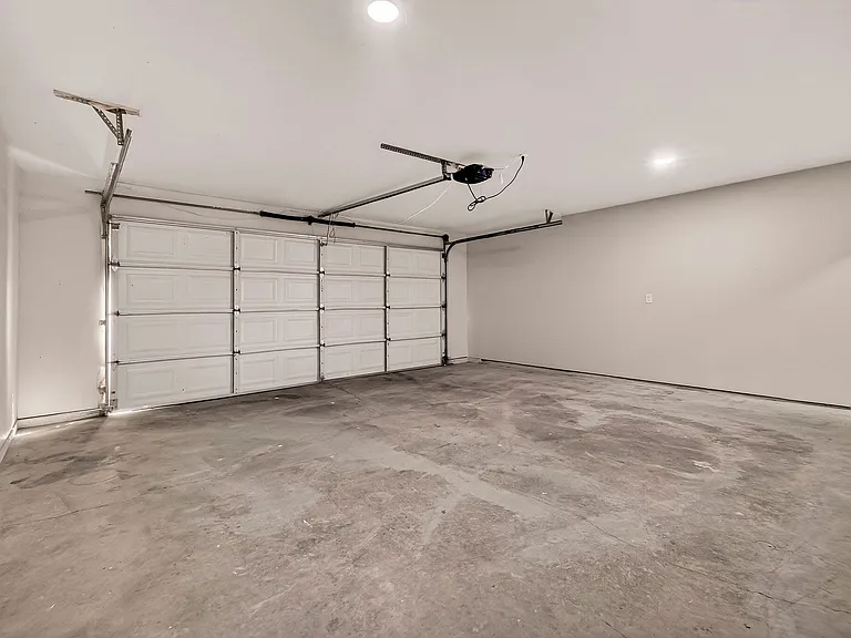 2925 Burnap Ave — Photo 19
