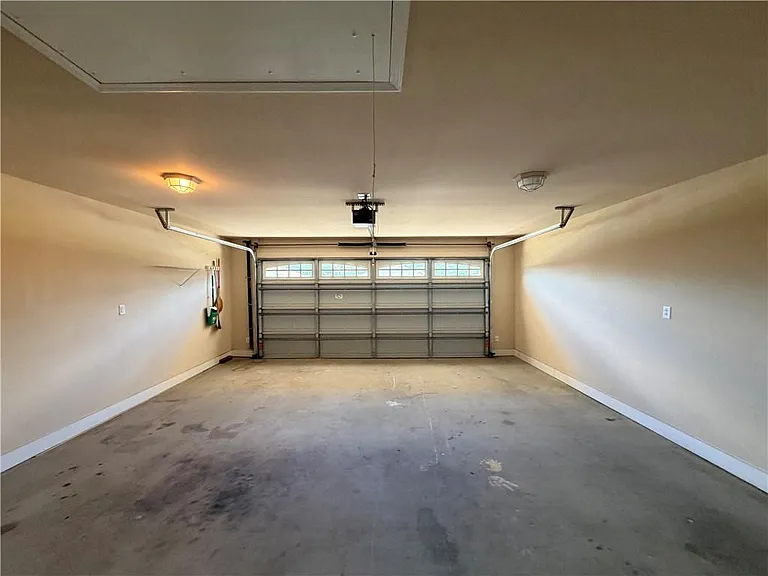9646 Estate Dr — Photo 16