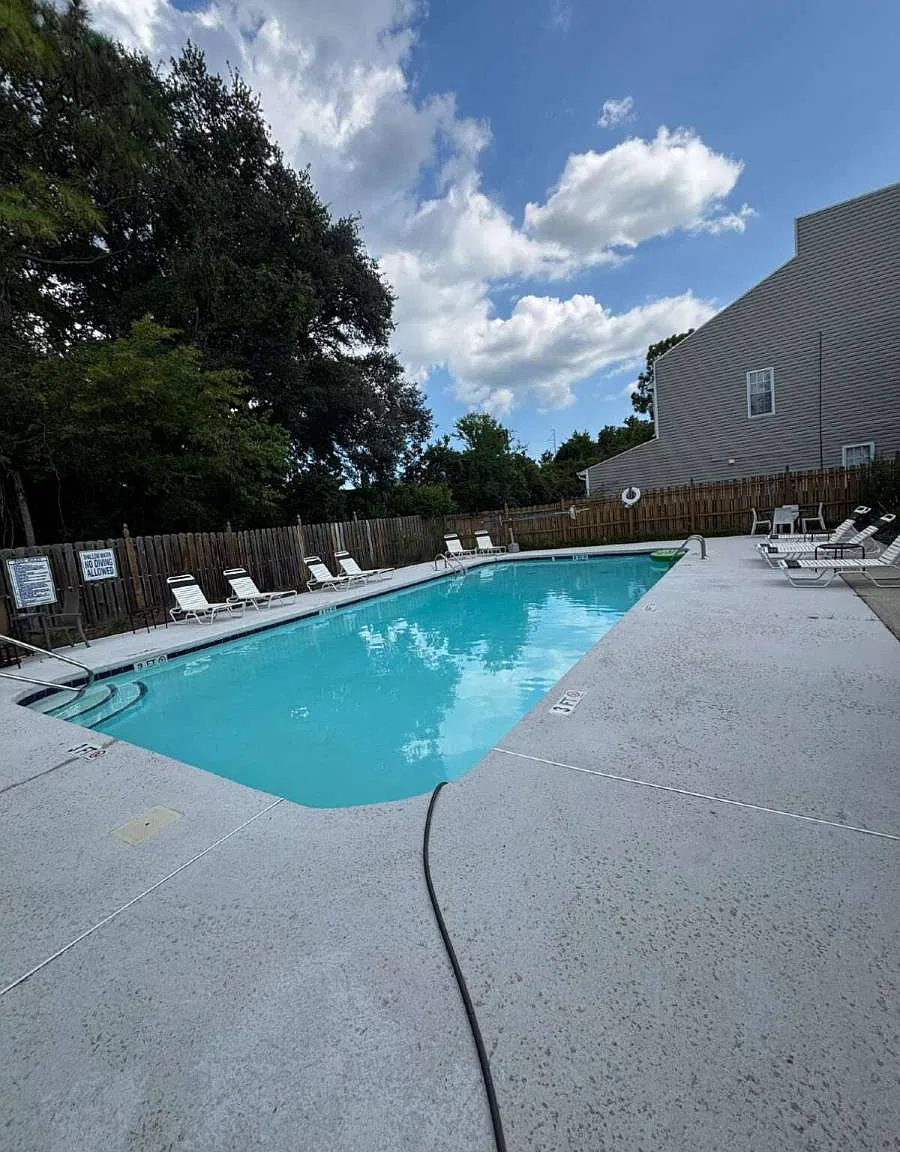 731 Bragg Dr E in Wilmington, NC 28412 — Photo 2