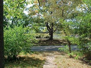 555 E Jackson Rd, Saint Louis, MO 63119