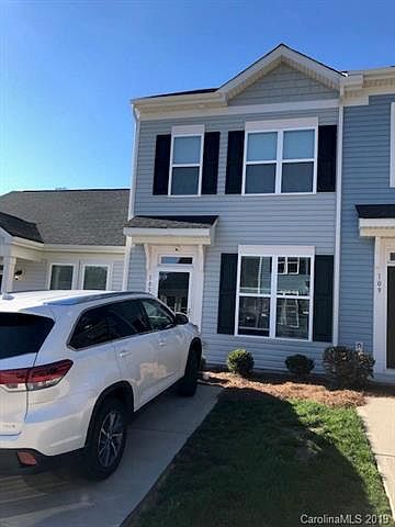1st image of 105 N Island Village Dr