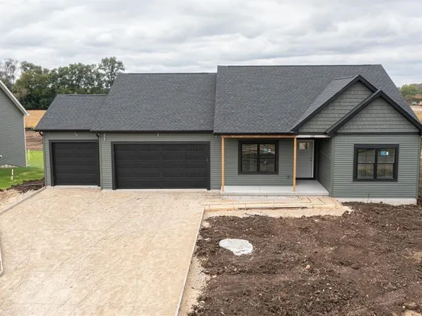 3822 North Woodbury Lane, Janesville, WI 53545