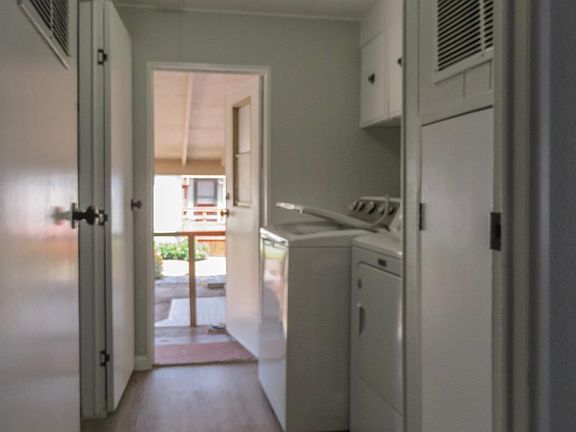 3rd image of 11843 Chateau Dr NE