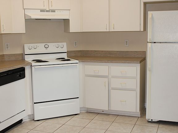 4th image of 165 Plain View Dr #B