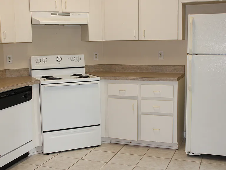 165 Plain View Dr #B — Photo 4