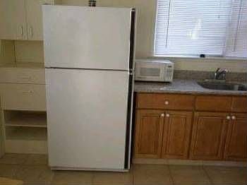 2nd image of 621 Bundy Ave