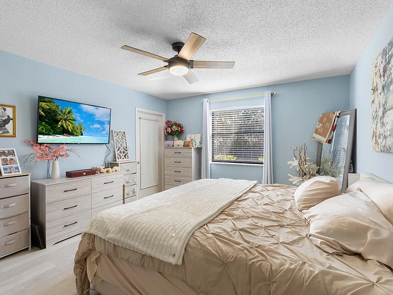 1270 SE Parkview Pl #B5 — Photo 11