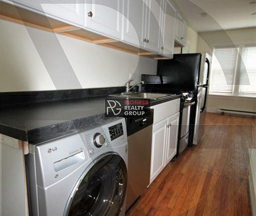 5th image of 2129 N Dayton St #Three03