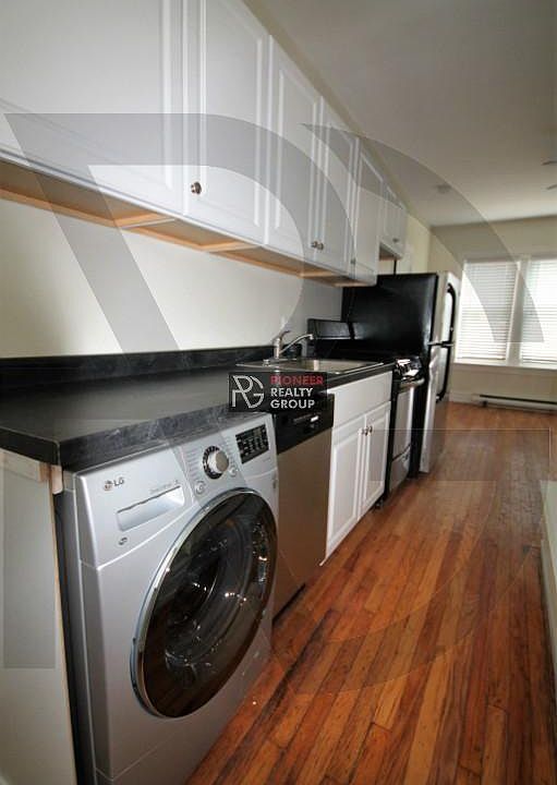 1st image of 2129 N Dayton St #Three05