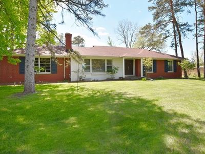 21885 W Thirteen Mile Rd, Beverly Hills, MI, 48025