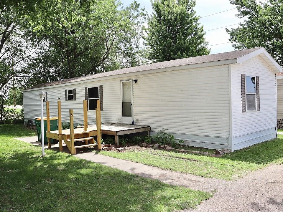 1st image of 806 28th St Trailer 2