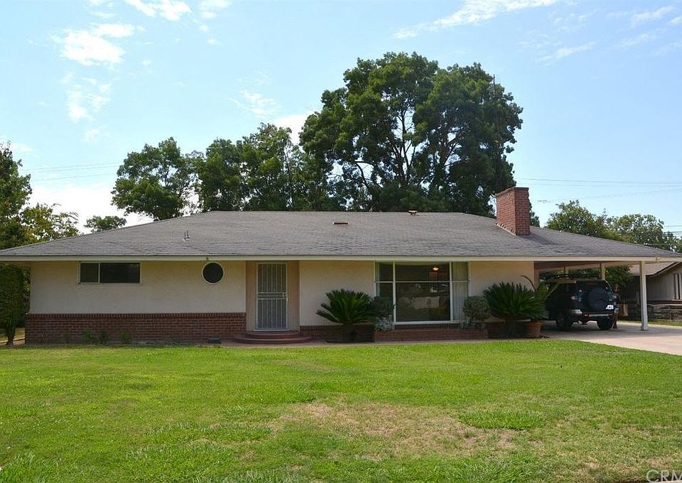 1st image of 111 S Park Dr