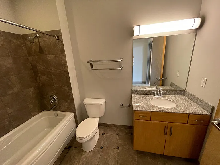1104 Prospect Ave E #401 — Photo 5