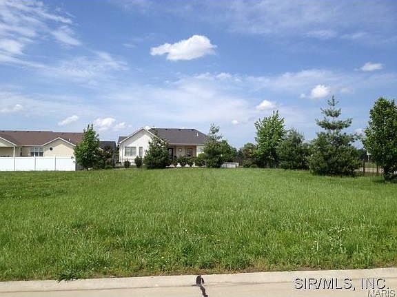 1st image of 150 Woodcrest Dr