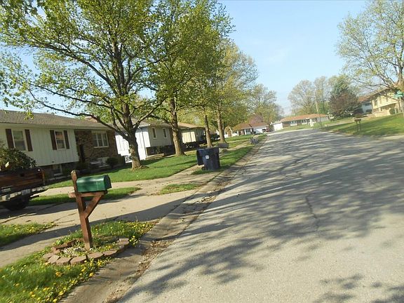 4th image of 3027 S Taylor Dr