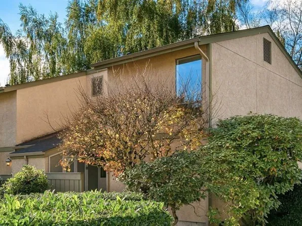 10037 NE 138th Pl APT D8, Kirkland, WA 98034