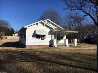 2811 Broadbay Dr, Winston Salem, NC 27107