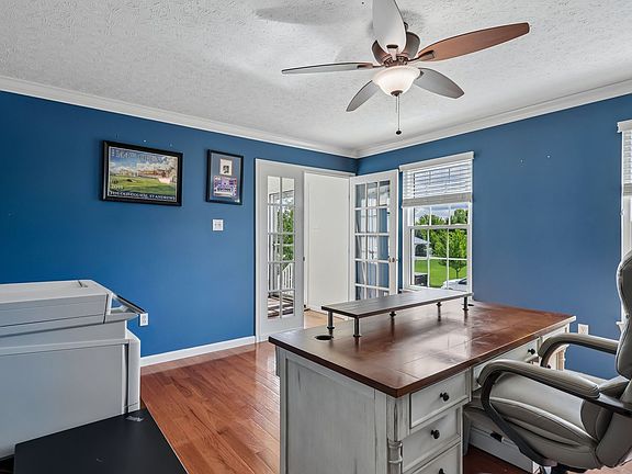 4th image of 215 Cobblestone Dr