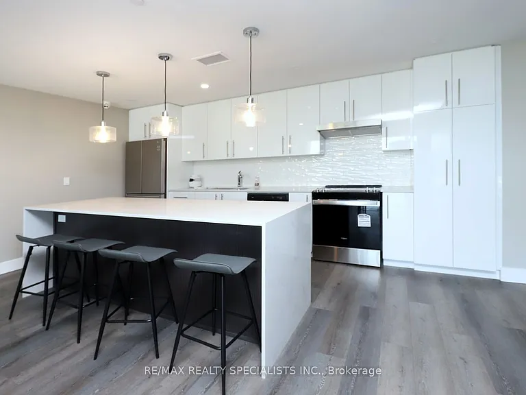 15 Queen St S #1101 — Photo 24