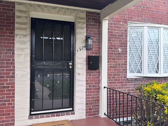 2nd image of 1324 Crofton Rd #1