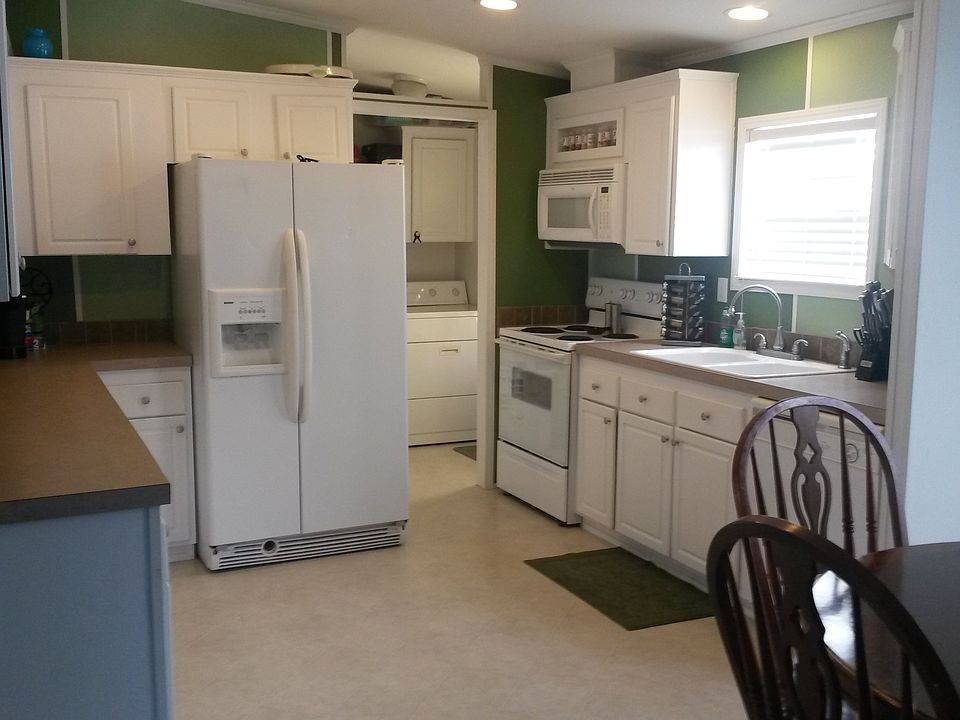 1st image of 169 Windsor Ct