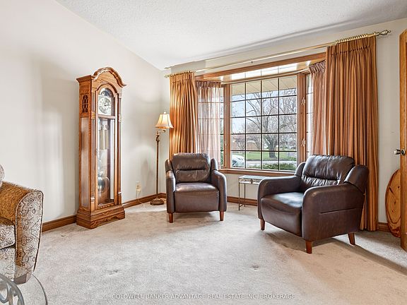5th image of 41 Adel Dr E