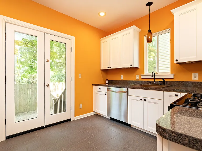 3 Lee Ave — Photo 13