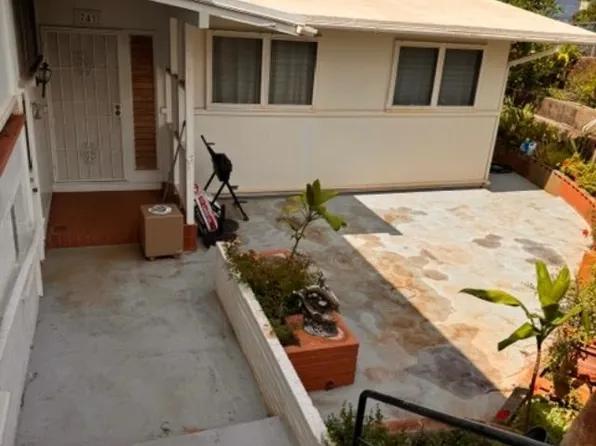 741 Hoomoe St, Pearl City, HI 96782
