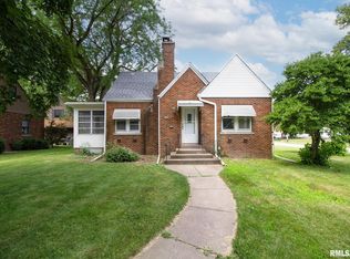 2401 28th St, Moline, IL 61265