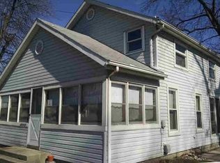 10718 Carle St, Luna Pier, MI 48157
