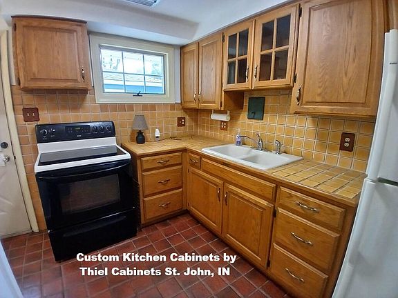 4th image of 345 E Joliet St