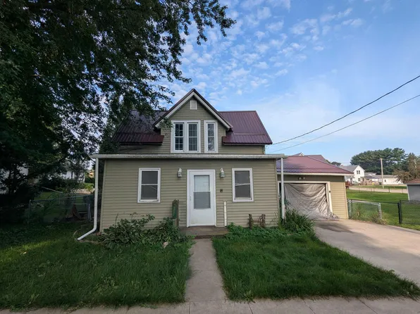 212 8th St NW, Waukon, IA 52172