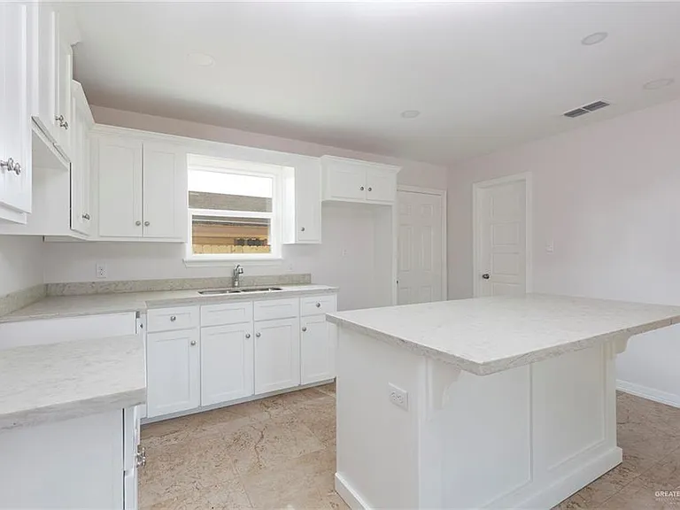 624 N Texas Ave — Photo 10