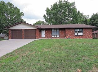 522 Sun Valley Dr, Farmington, MO