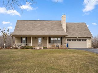 1794 Pleasant Valley Rd, Grafton, WI 53024