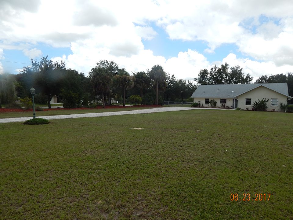 1st image of 801 Dartmoor Cir