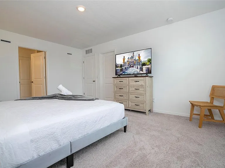 686 Longboat Dr — Photo 28