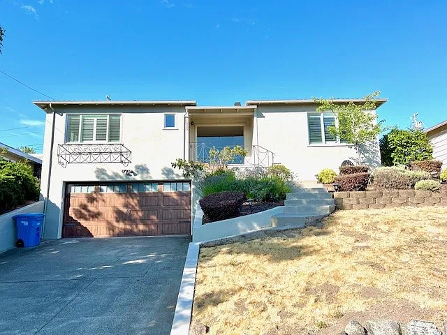 3 bed, 1400 sqft, $6,350 — Photo 1