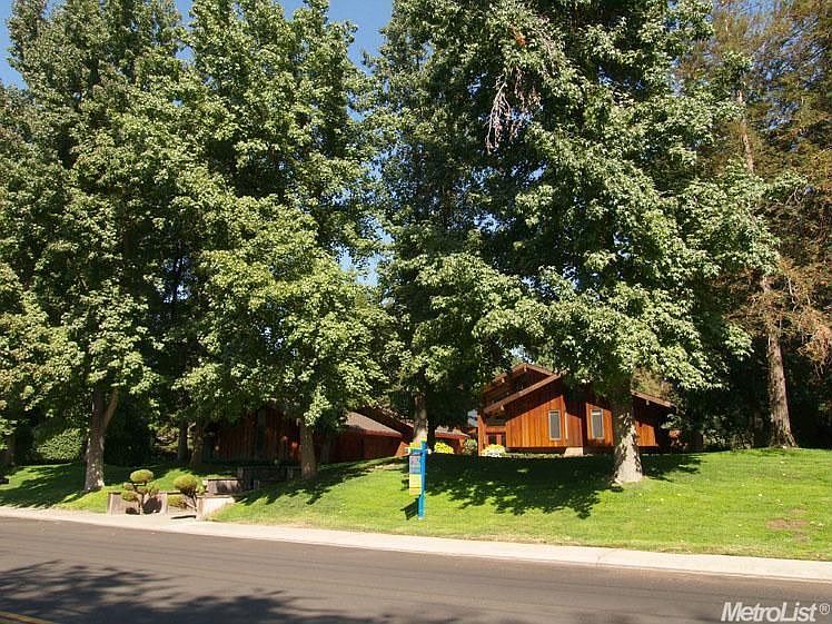 1st image of 1519 Thunderbird Dr