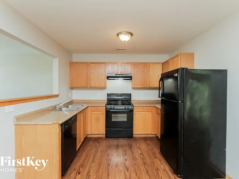1576 Linden Park Ln — Photo 7