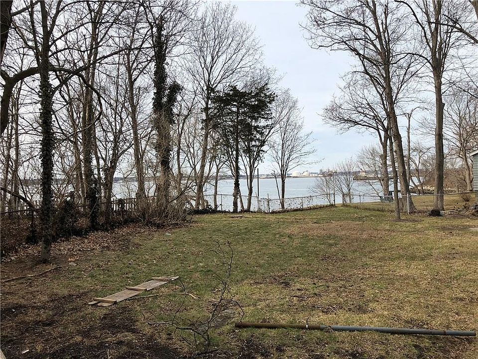 2nd image of 5 Crescent Ave E