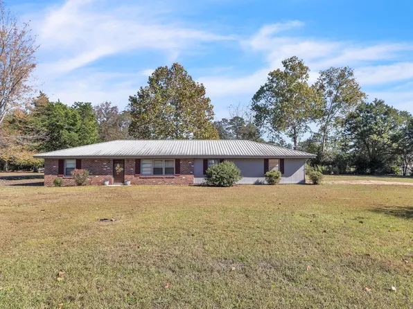 186 Pine St, Carrollton, AL 35447