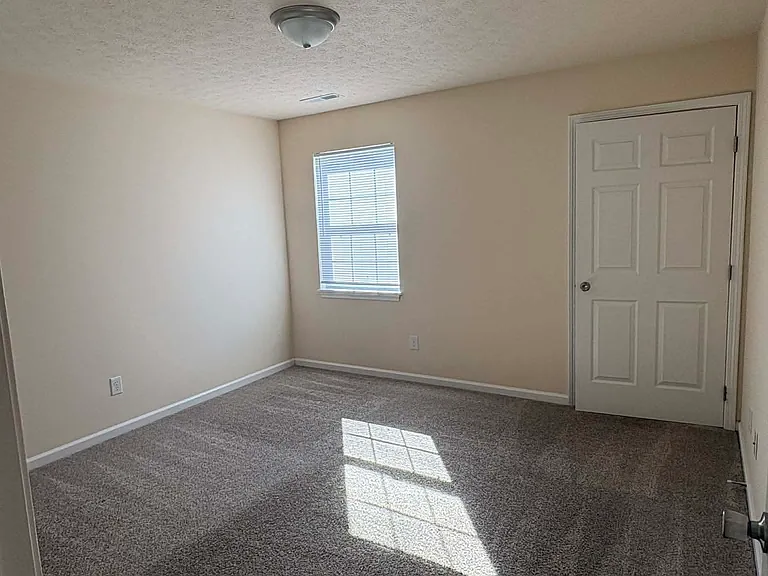 1618 McIntosh St #C — Photo 6
