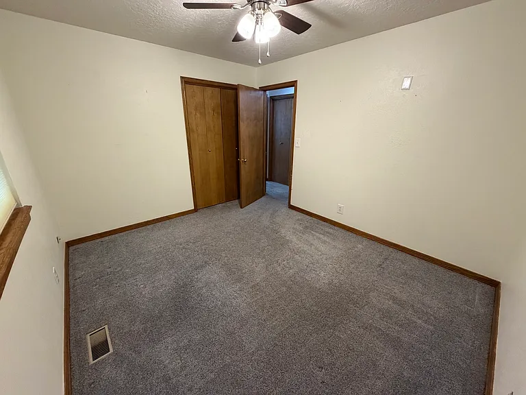 2517 Chateau Dr — Photo 10
