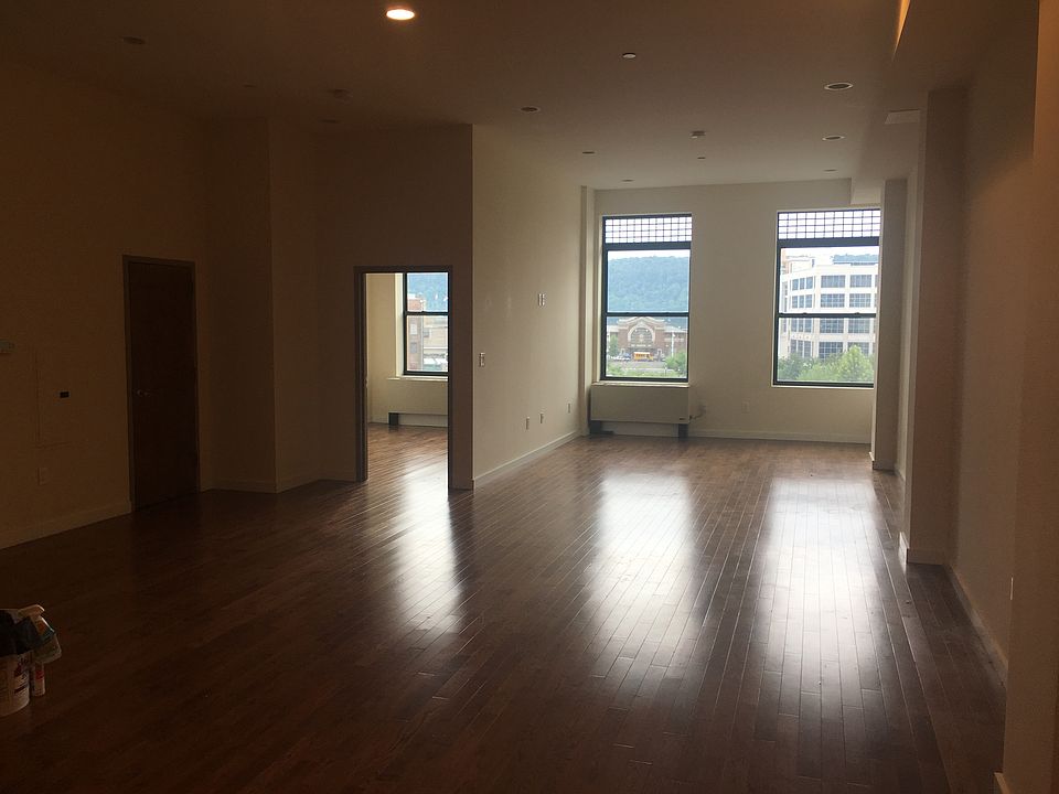 1st image of 16 Warburton Ave #2C