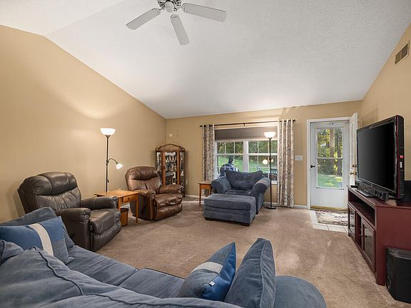 2nd image of 881 Red Oak Trl