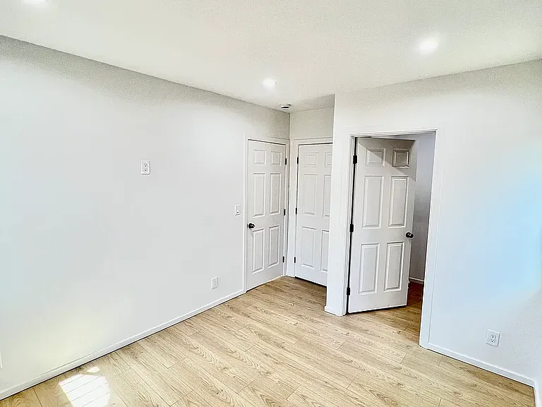 3119 W 109th St #B34 — Photo 15