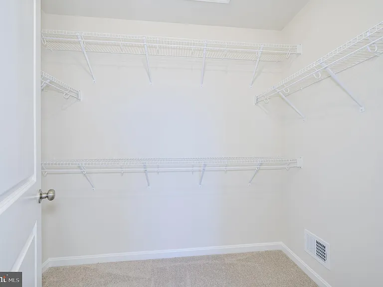 450 Seeback Dr — Photo 25