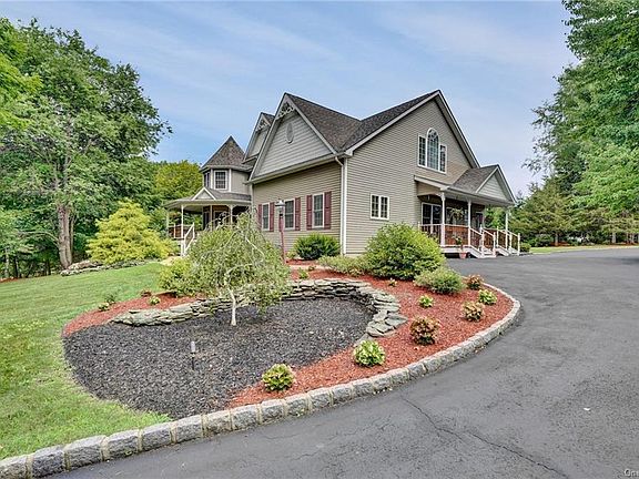 3rd image of 4 Morning Glory Ln